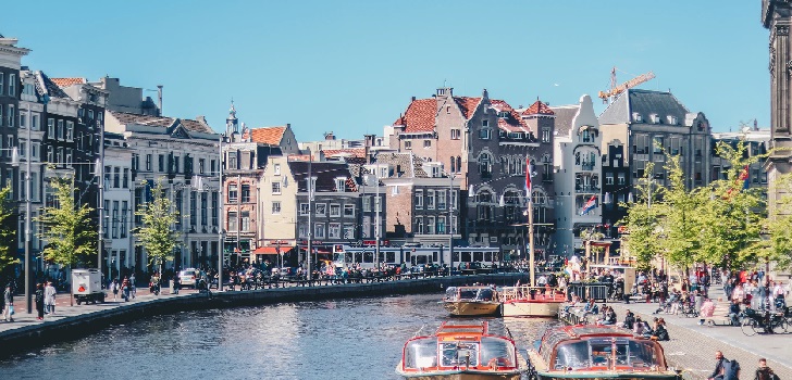 Vista de Ámsterdam Patrizia vende una cartera residencial en Países Bajos por 375 millones