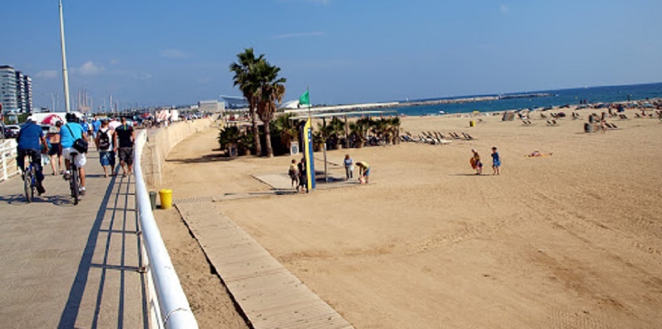 Diagonal Mar apuesta por limpiar el fondo del Mediterráneo