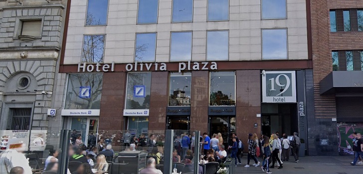 Nuevo ‘flagship’ en Plaza Cataluña: Orange alquila los bajos del Hotel Olivia