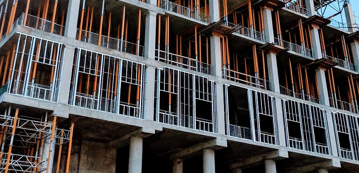 Un edificio en construcción La vivienda pública esquiva el golpe del Covid-19: la inversión aumenta un 18% desde marzo