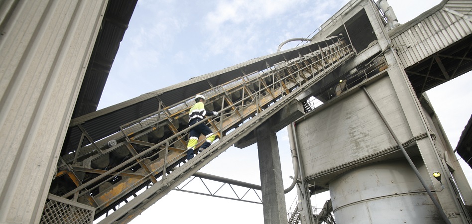 El consumo de cemento se recupera y repunta un 8,8% en abril
