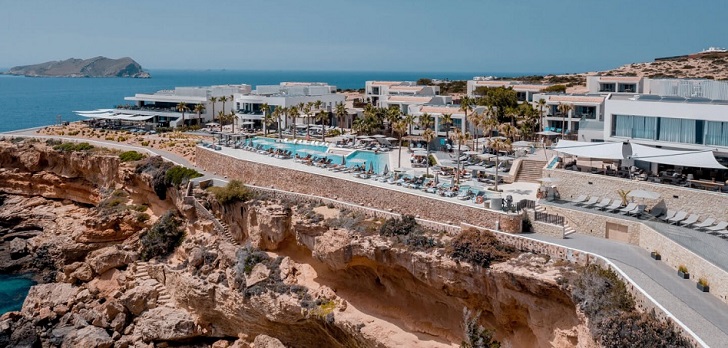 Engel&Völkers compra el hotel 7Pines de Ibiza por 130 millones de euros