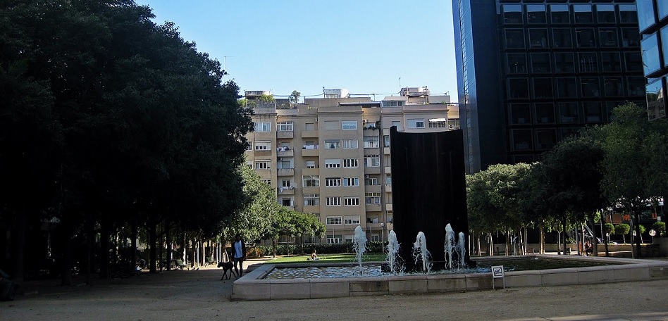 Colonial y Merlin actualizarán los jardines Clara Campoamor de Barcelona