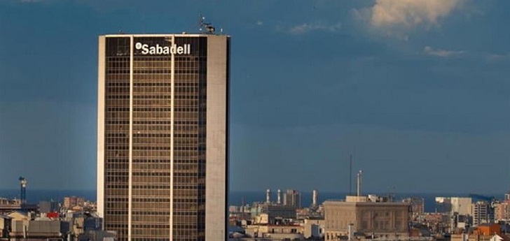 Banco Sabadell ultima la venta de su torre de oficinas de Barcelona a Hines