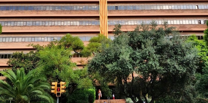 Axa ultima el traspaso de oficinas arrendadas a la Generalitat a KanAM