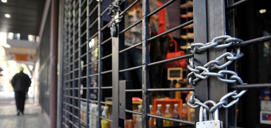 España endurece más las restricciones para contener la tercera ola