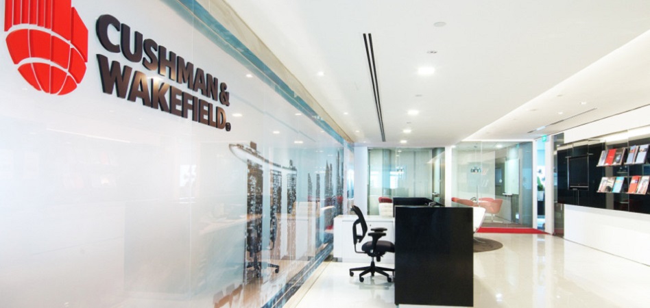 Cushman&Wakefield vuelve a beneficios en el primer semestre y cambia de consejero delegado