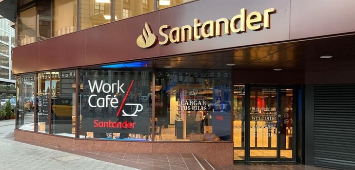 Santander toma el control de Uro, la socimi propietaria de sus oficinas