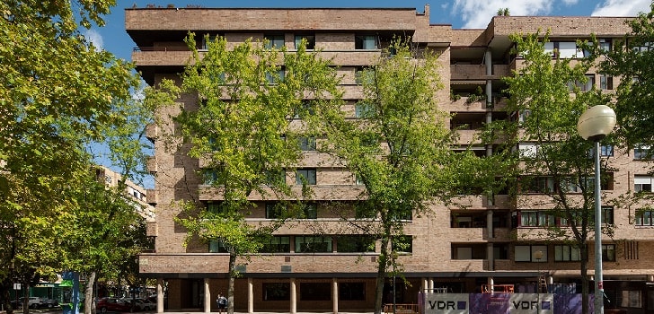 Stoneweg suma metros cuadrados de residencia universitaria en Pamplona