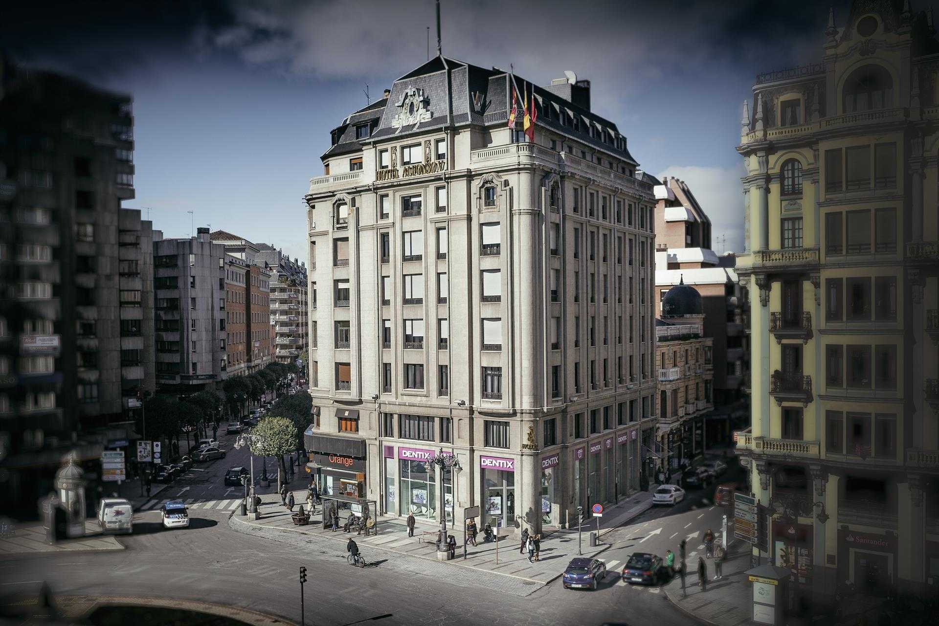 Barceló se refuerza en Castilla y León comprando dos hoteles de cuatro estrellas en León