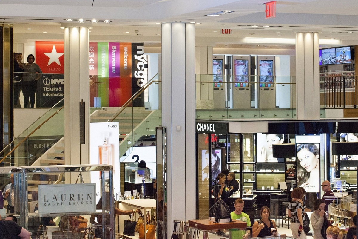 La afluencia a centros comerciales crece un 3,6% interanual en noviembre, según Sensormatic