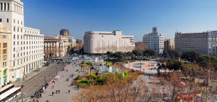 Telefónica vende su sede en plaza Cataluña de Barcelona por cien millones de euros