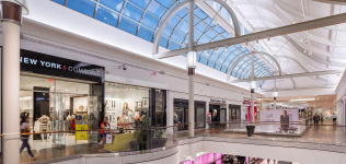 Las restricciones hunden la afluencia a los centros comerciales un 40%