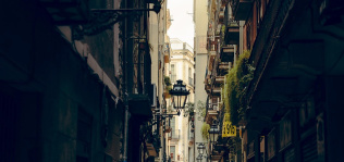 Barcelona suspende las licencias de habitaciones turísticas