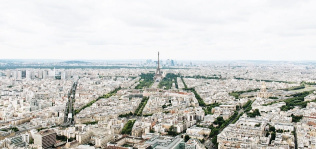 Golpe a la moda en París: el Gobierno restringe la afluencia a los centros comerciales