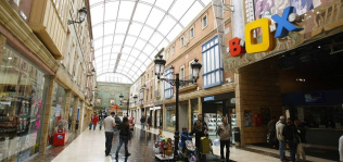 La afluencia en los centros comerciales crece un 0,9% en junio