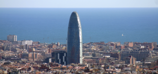 Merlin esquiva la moratoria de Barcelona y compra la Torre Agbar por 142 millones
