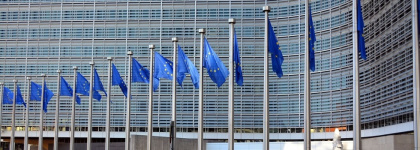 Bruselas mantiene la previsión de crecimiento del 0,8% para la eurozona y la eleva para España