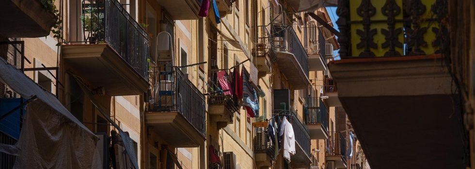 El precio de la vivienda se estabiliza en noviembre, pero aumenta un 4,2% en tasa interanual