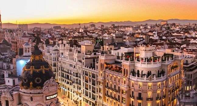La moda lidera las aperturas en el ‘high street’ español con un 40% del total de 2023