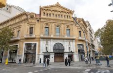 Stoneweg compra el edificio del cine Comèdia para el futuro Museo Thyssen