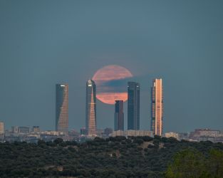 La inversión inmobiliaria en España supera los 7.300 millones en el semestre, un 22% más