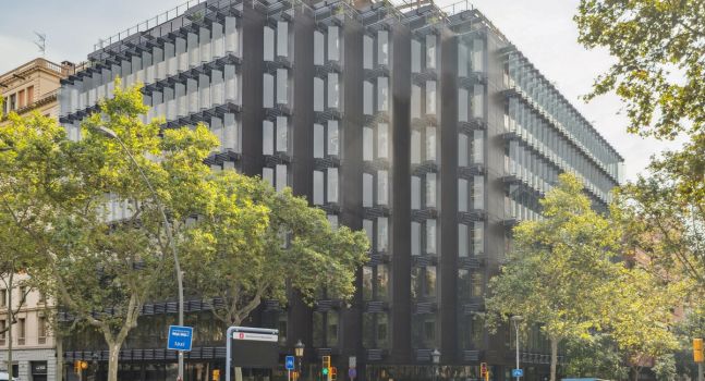 InmoCaixa compra la sede de Novartis de Barcelona a BC Partners y Freo Group