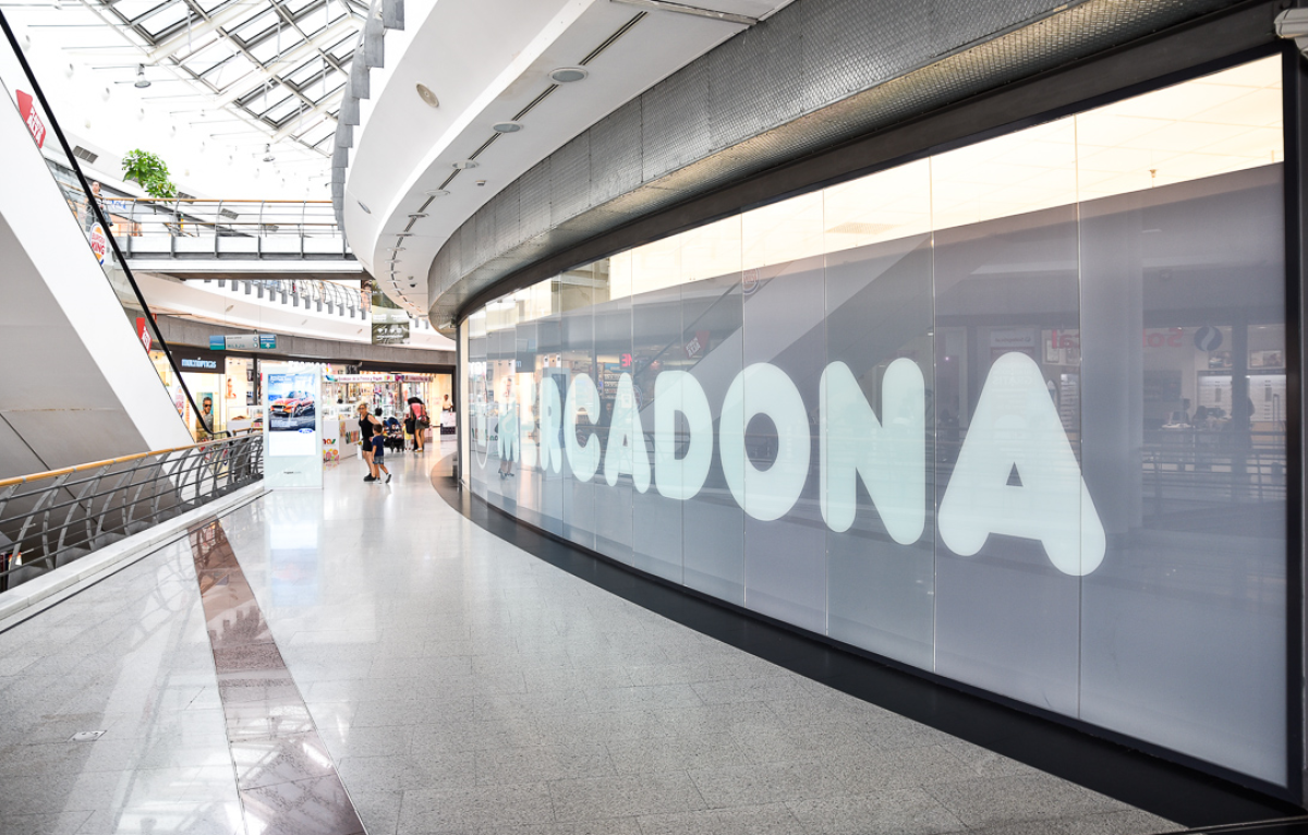 Sprea (Santander) y Rivoli adquieren el centro comercial AireSur por 80 millones