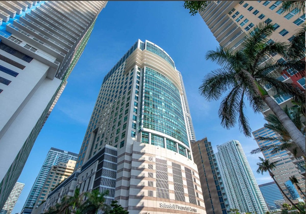 Pontegadea negocia la compra de una torre de oficinas en Miami por 235 millones