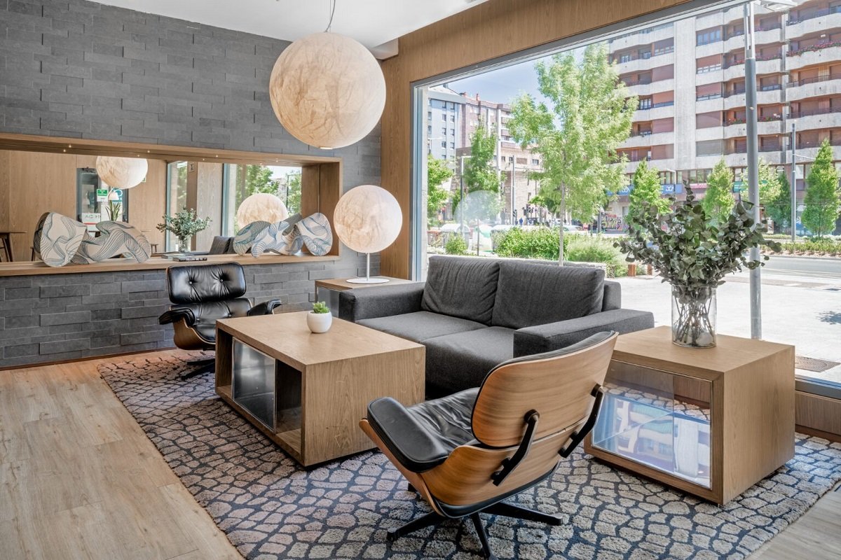 Atom sigue con la rotación de activos: vende el B&B Hotel Vitoria