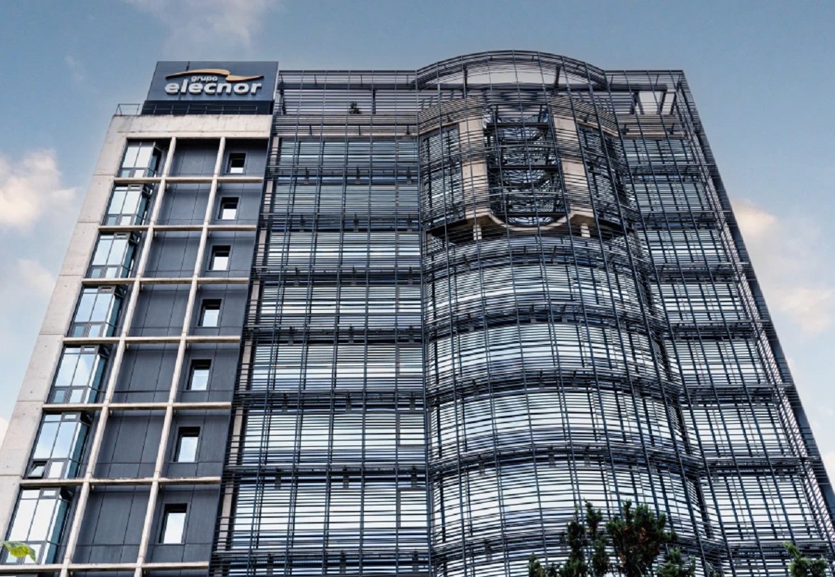 Mario Losantos paga 31 millones por la sede de Elecnor en Madrid