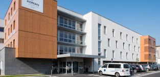 Clariane invertirá 24 millones en la compra de residencias de la tercera edad en España