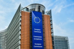 Bruselas pide a España cambiar el gravamen de vivienda a extranjeros