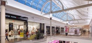 Las restricciones hunden la afluencia a los centros comerciales un 40%