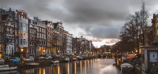 &Aacute;msterdam apuntala sus cimientos