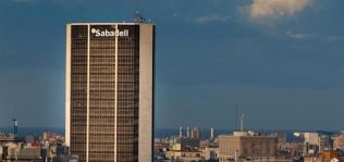 Banco Sabadell ultima la venta a Hines de su torre de oficinas de Barcelona