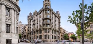 Zurich vende dos edificios de oficinas a Propreal en Barcelona por 40 millones