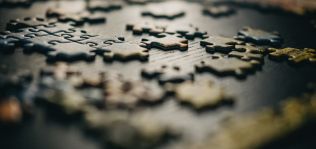 La recuperación pierde ‘momentum’ y divide su estrategia