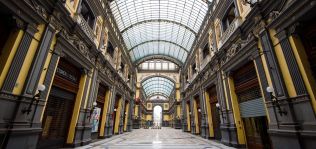 España cierra comercios ante el avance de la tercera ola del coronavirus