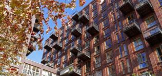 La compraventa de viviendas sube un 22,2% en octubre y se mantiene en niveles de 2007