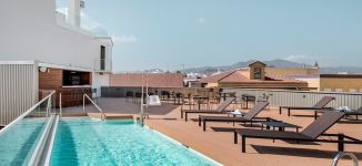 Los hoteles facturaron 110 euros de media por habitaci&oacute;n en marzo, un 10% m&aacute;s 