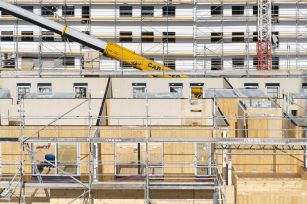 Rodríguez presenta a patronal y sindicatos el Perte de industrialización de la vivienda