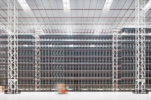 Punta Na, de la familia Andic, compra a Brookfield el gran complejo logístico de Mango