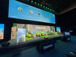 Las comunidades aplican sus propias recetas para resolver el problema de la vivienda