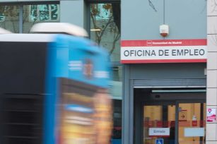 El paro crece en 193.700 personas hasta marzo, la mayor subida desde 2013