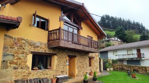 Las pernoctaciones en alojamientos extrahoteleros aumentan un 3,8% en julio