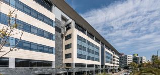 Axa vende los edificios de la Generalitat por cien millones