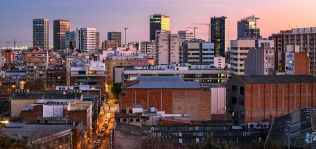 Los ayuntamientos tiran de la vivienda p&uacute;blica: construyen el 64,3% de las VPO