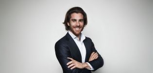 Los futbolistas pasan al ataque en ‘real estate’ con un fondo para invertir 70 millones en retail