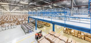 Inditex sella un convenio con la Comunidad de Madrid para ampliar el parque logístico de Meco